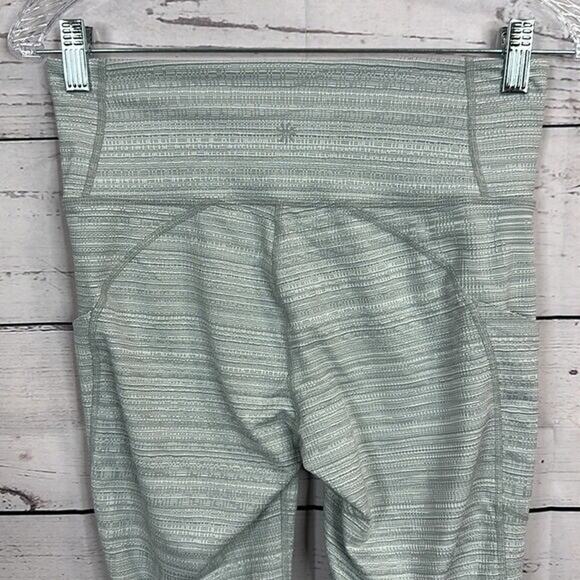 Athleta Leggings Womens Small Gray Mesh Midrise Pockets Textured - Picture 5 of 10